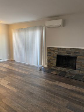 Sunny South Facing 1 BR/1 BA w/ Balcony Near Old Town Louisville & King Soopers!
