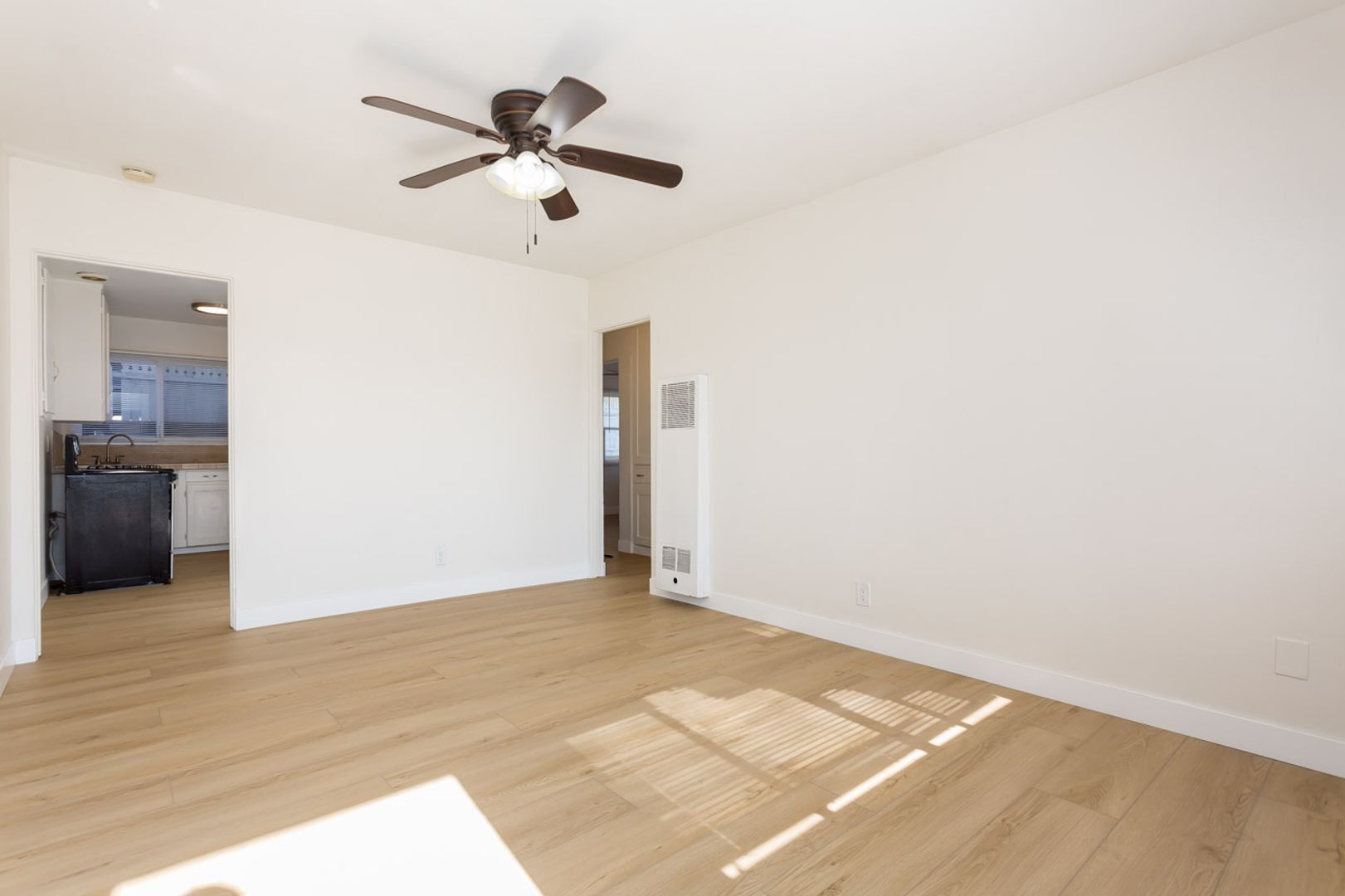 La Mesa Apartment: 4519-4521 1/2 Parks Ave