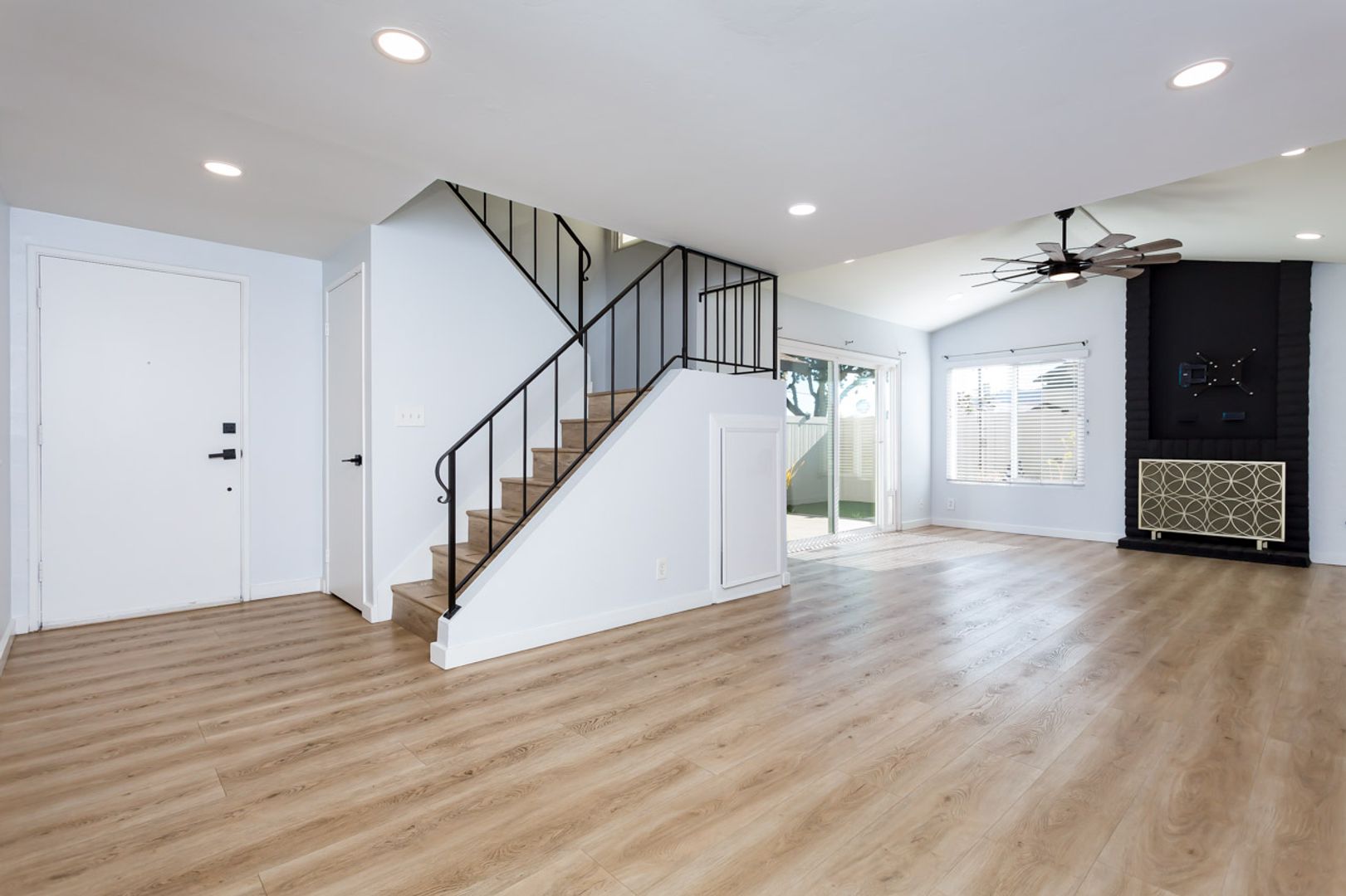 Santee House: 10379 Rochelle Ave