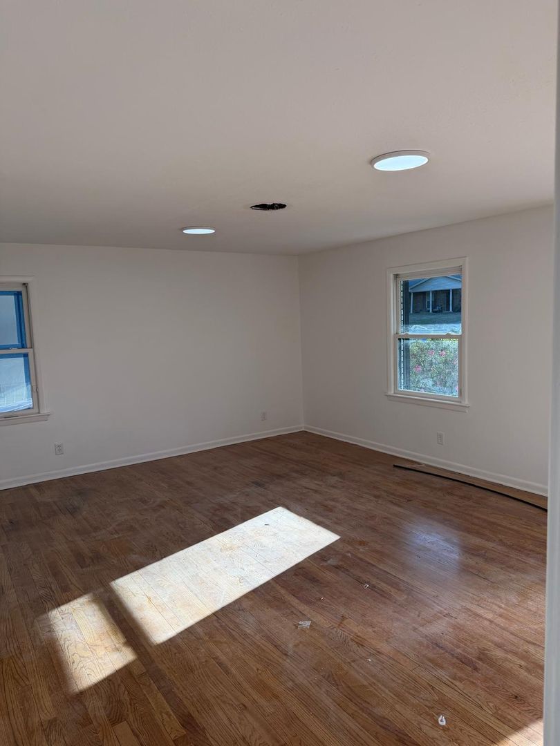 Montgomery House: 843 Greg Dr