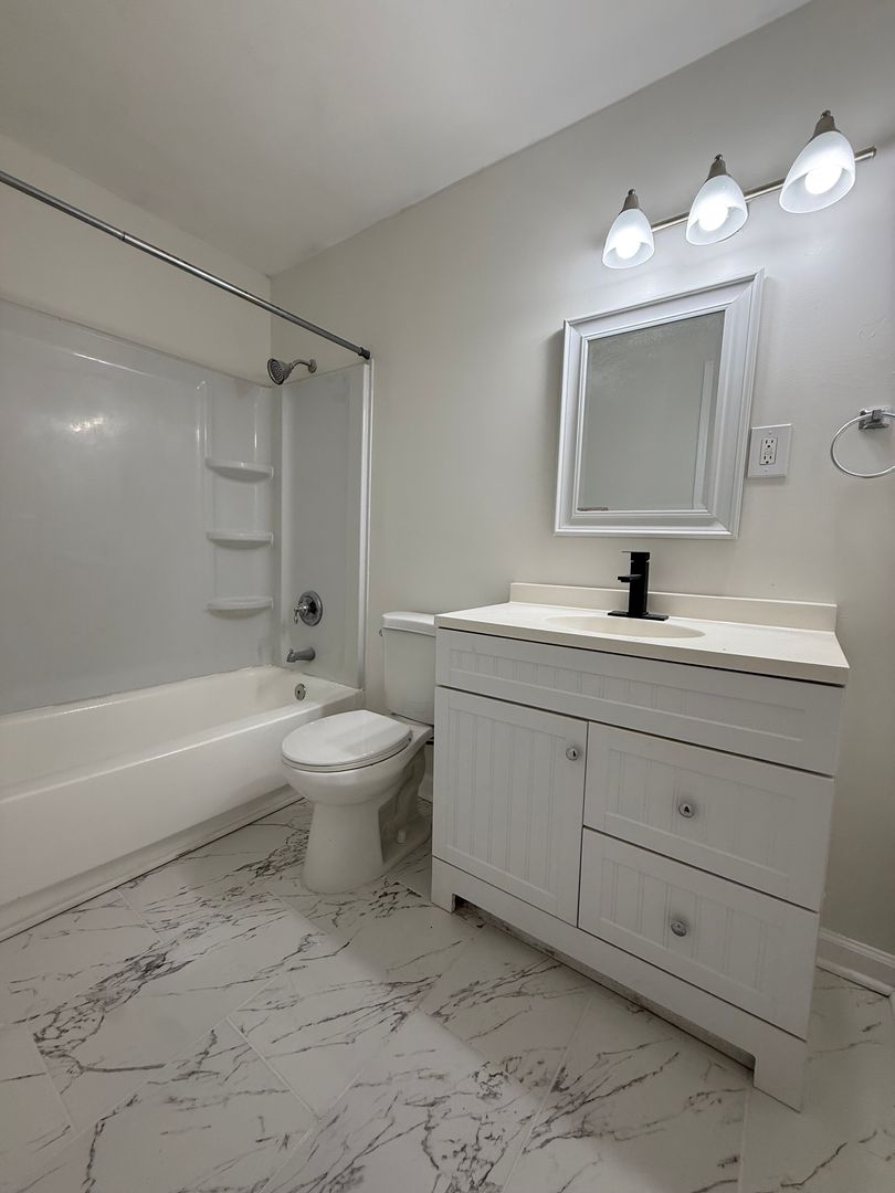 Montgomery House: 917 Green Forest Drive