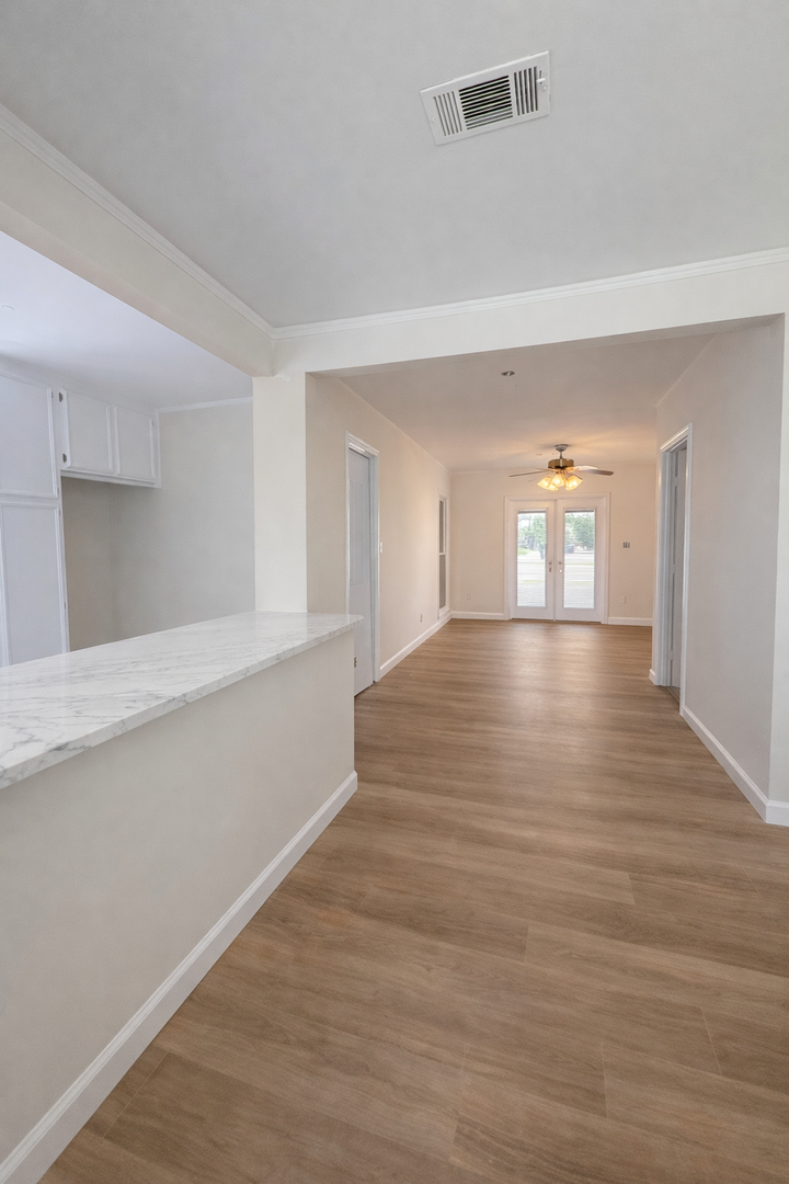 Montgomery House: 3939 Camellia Dr