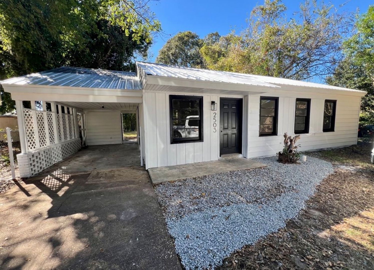 Montgomery House: 2503 Skyline Ave