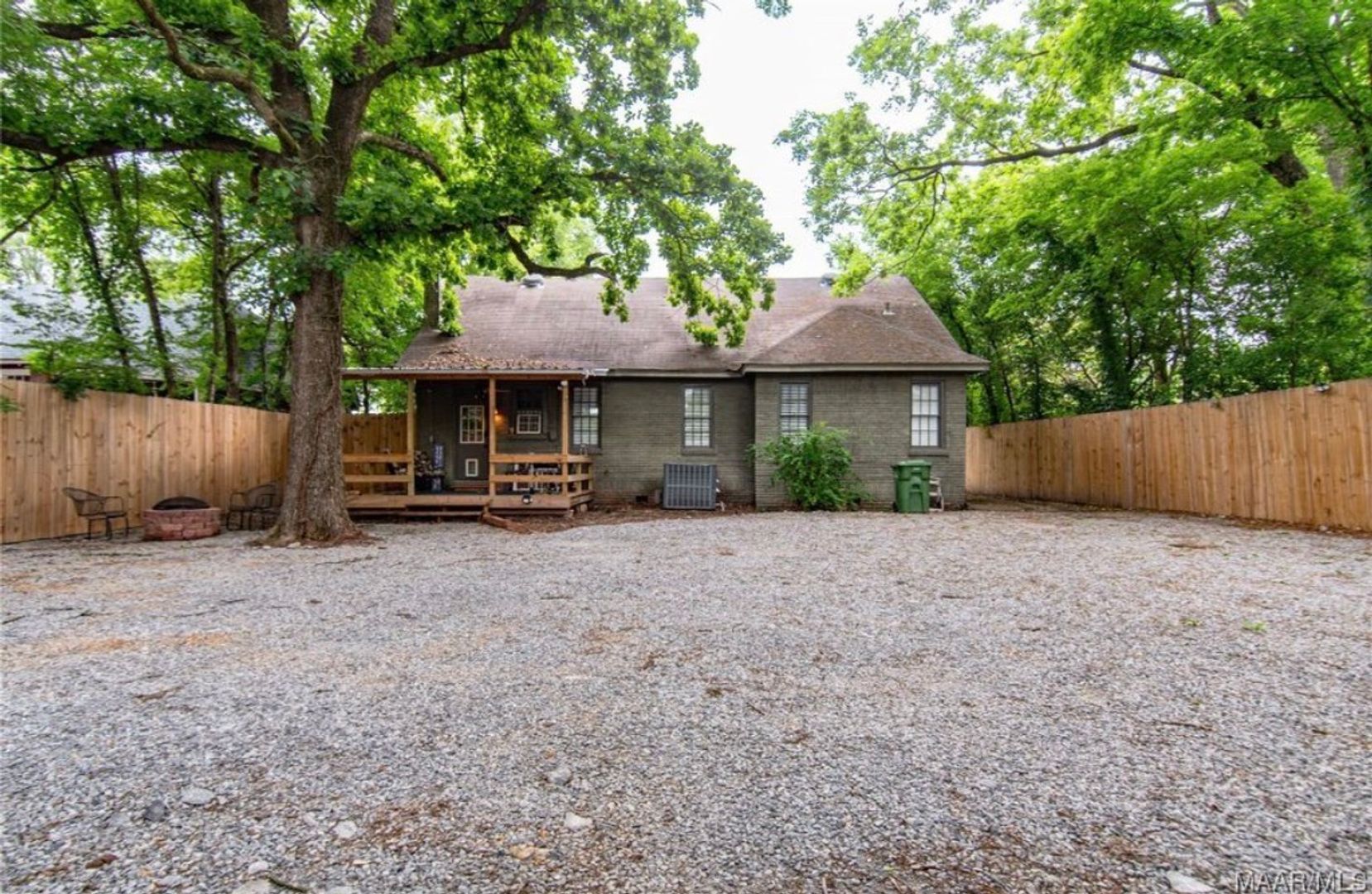 Montgomery House: 1474 Watson Ave