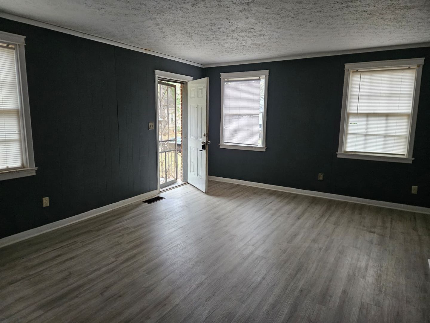 Montgomery Apartment: 2218 Palmetto St.