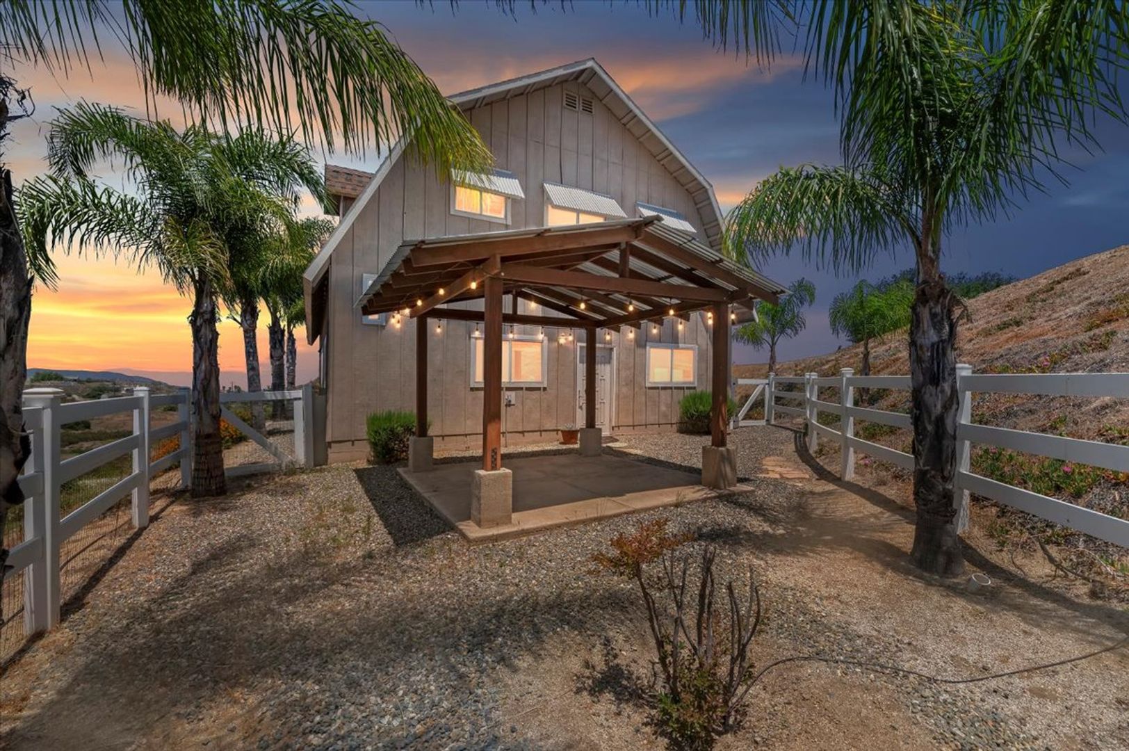 Temecula House: 38101 Via Lobato