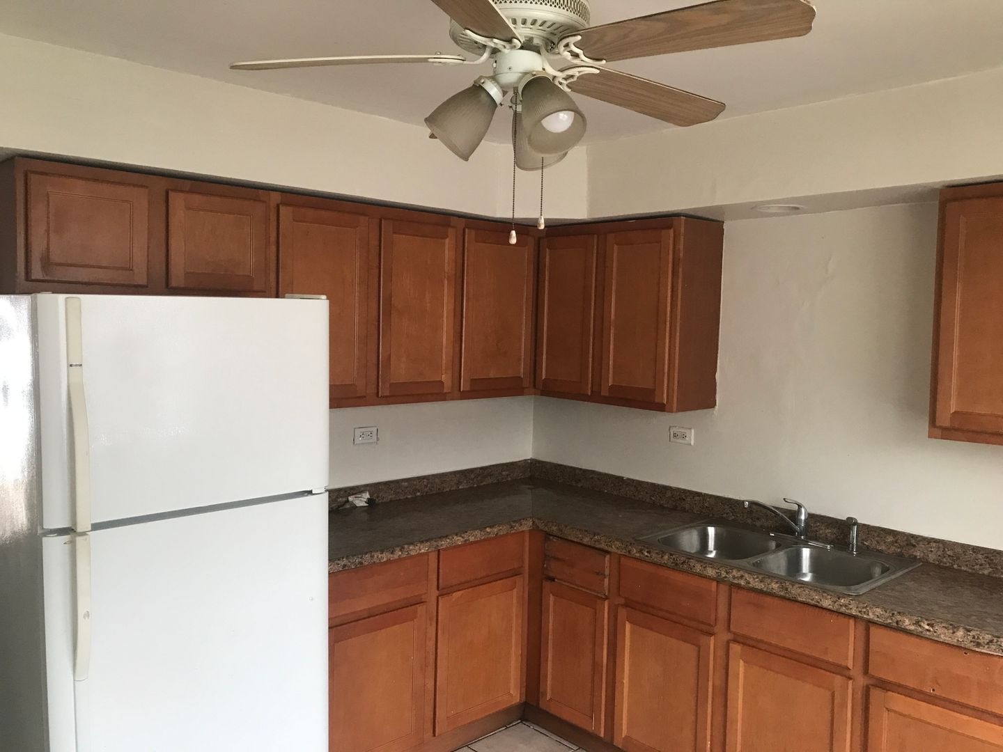 Chicago Apartment: 8029 S Dobson Ave