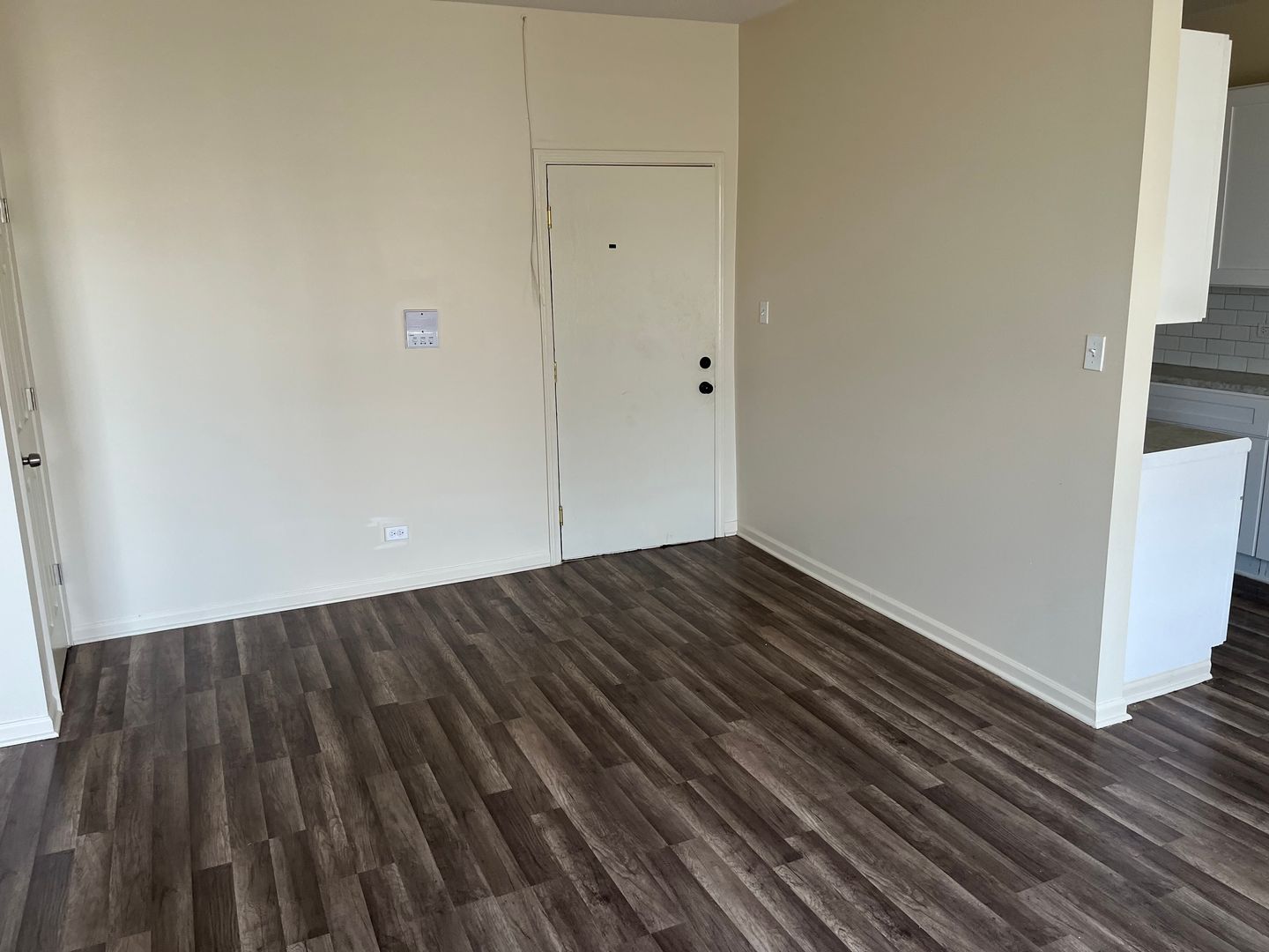 Chicago Apartment: 1605-1611 W 80TH ST / 8000-8004 S ASHLAND AVE
