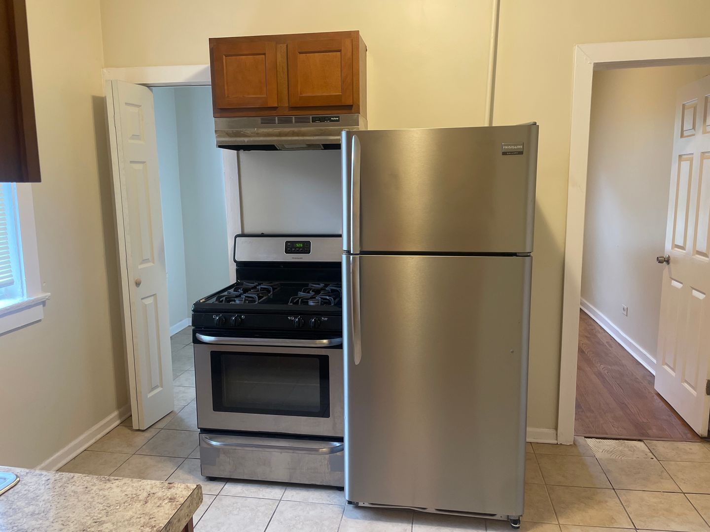 Chicago Apartment: 7955-59 S Emerald Ave. / 714-20 W 80th St.