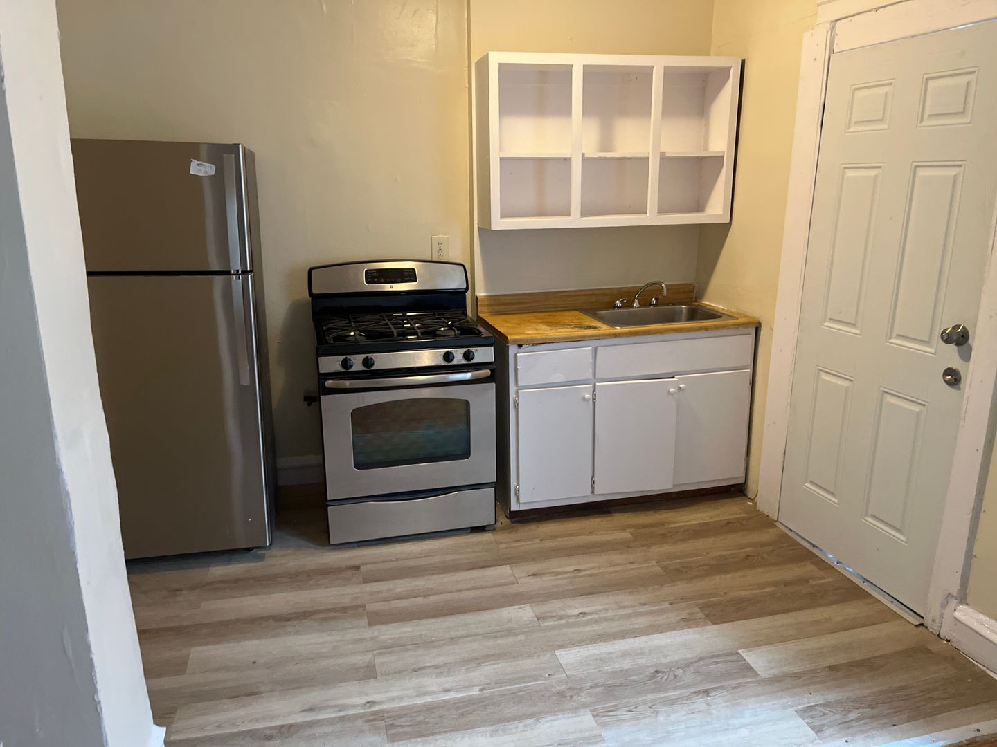 Chicago Apartment: 7027-7033 S Indiana Ave