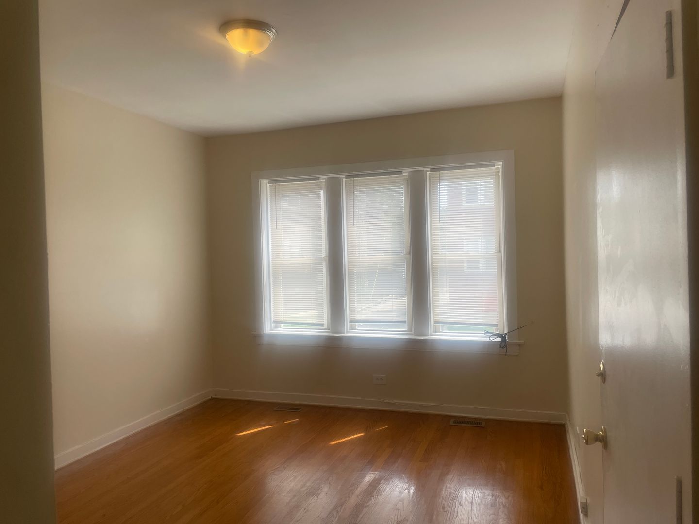 Chicago Apartment: 7955-59 S Emerald Ave. / 714-20 W 80th St.