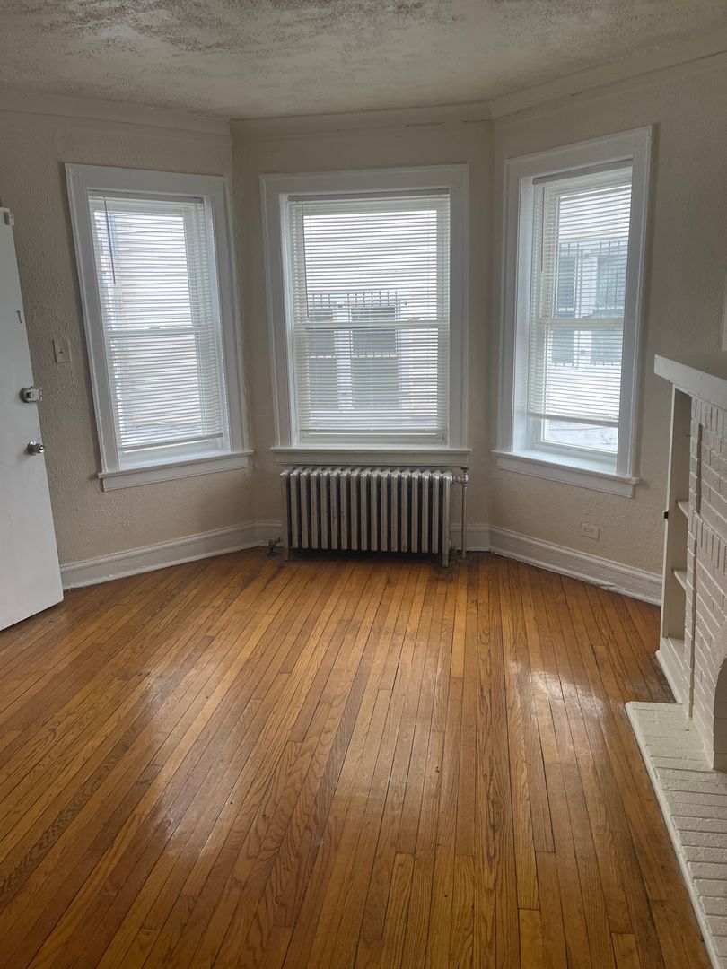 Chicago Apartment: 6415-6417 S Champlain Ave