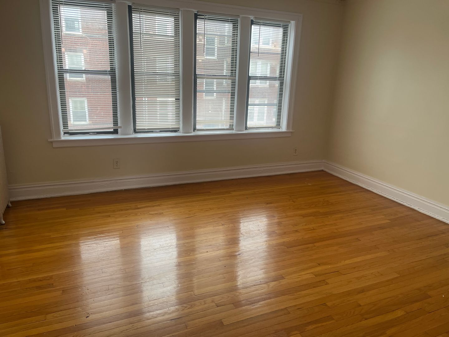 Chicago Apartment: 6800-6802 S Indiana