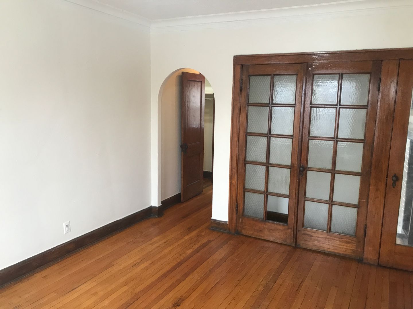 Chicago Apartment: 6415-6417 S Champlain Ave