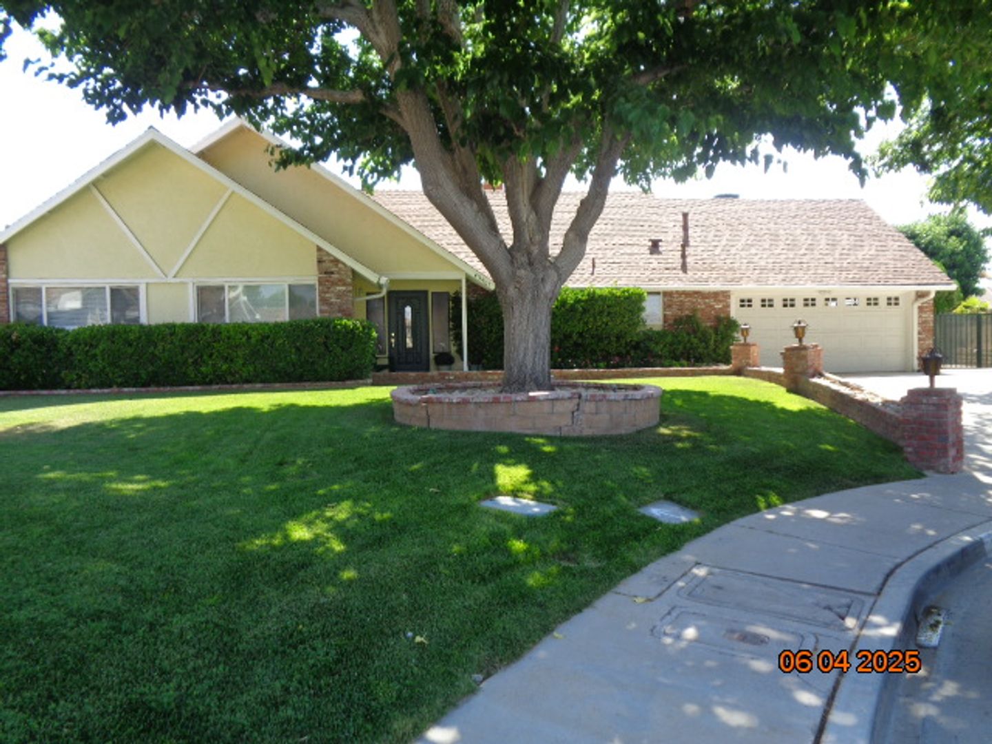 Lancaster House: 43901 Fabrik Avenue