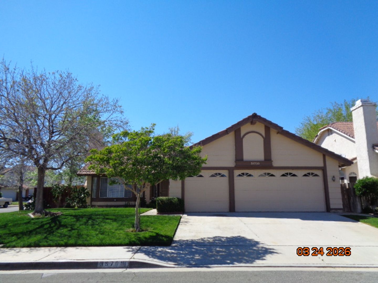 Palmdale House: 39709 Larkspur Dr