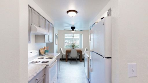 Immaculate 2 Bedroom with A/C and Washer/Dryer!!’ Water/sewer/garbage included!!! – photo 1