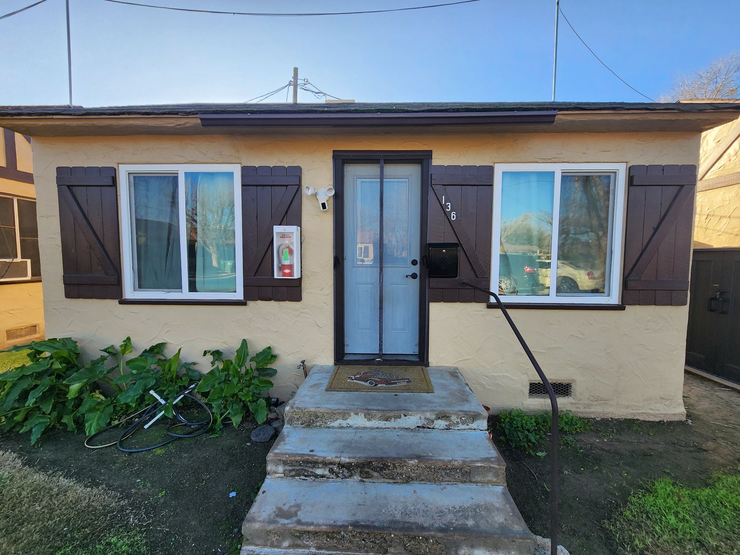 Gustine Apartment: 112-140 West Ave