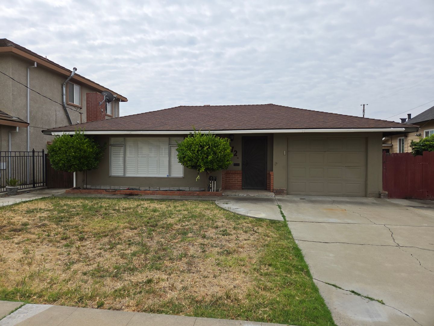 Gustine House: 772 5th Ave.