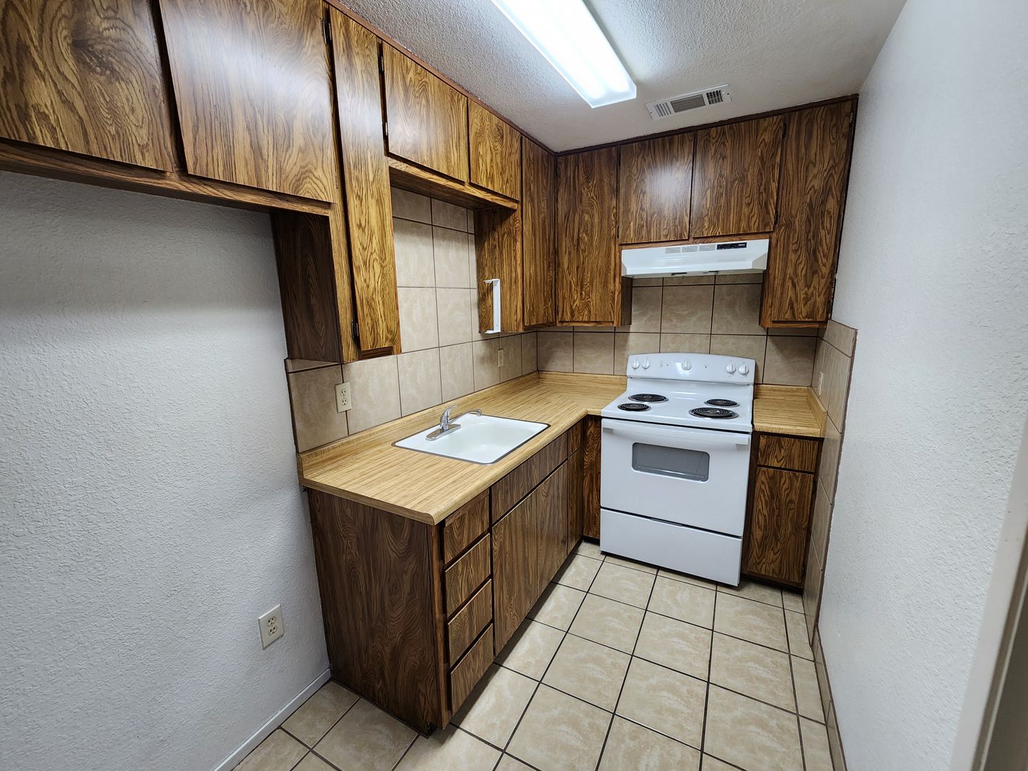 Gustine House: 235 5th Street-E