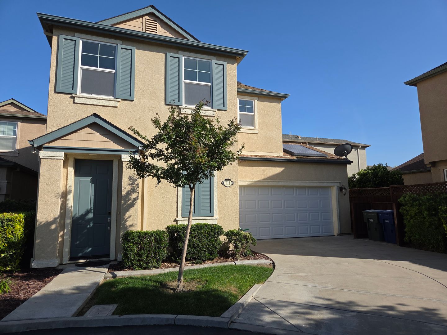 Newman House: 918 Castellona Dr