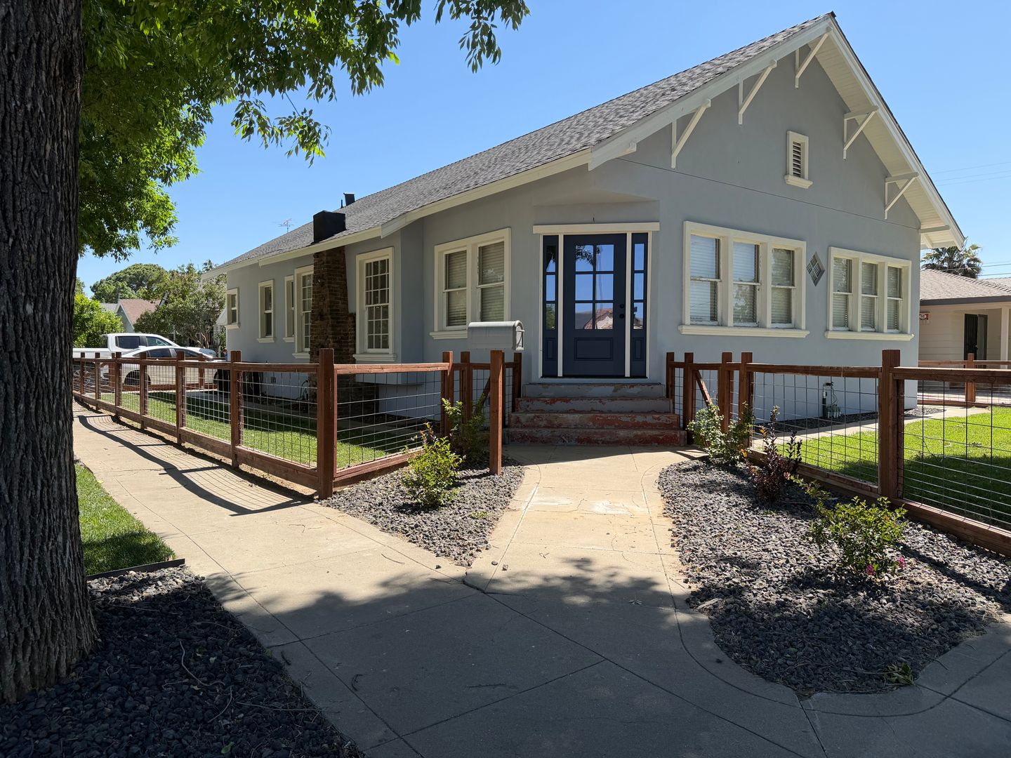 Newman House: 1204 Kern Street