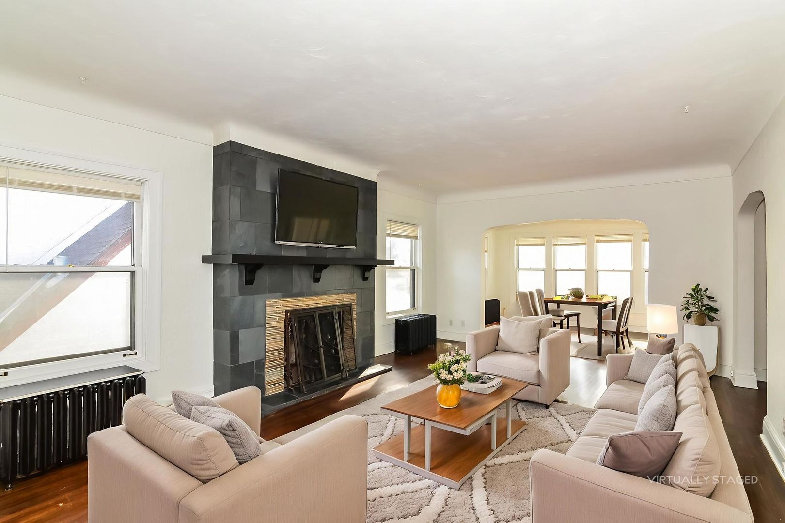 Saint Paul Apartment: 1067 Saint Clair Avenue