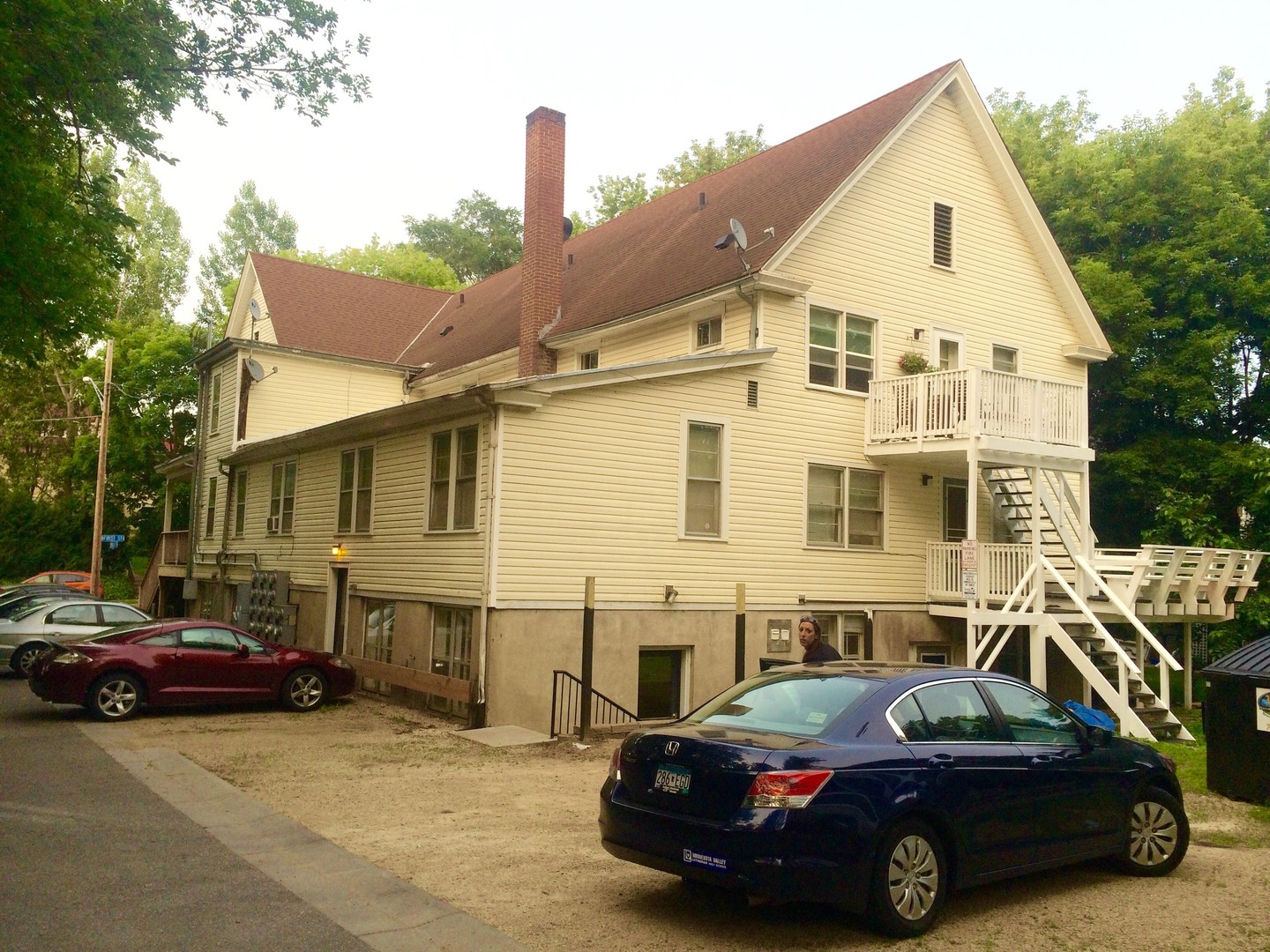 Excelsior Apartment: 200 1st St