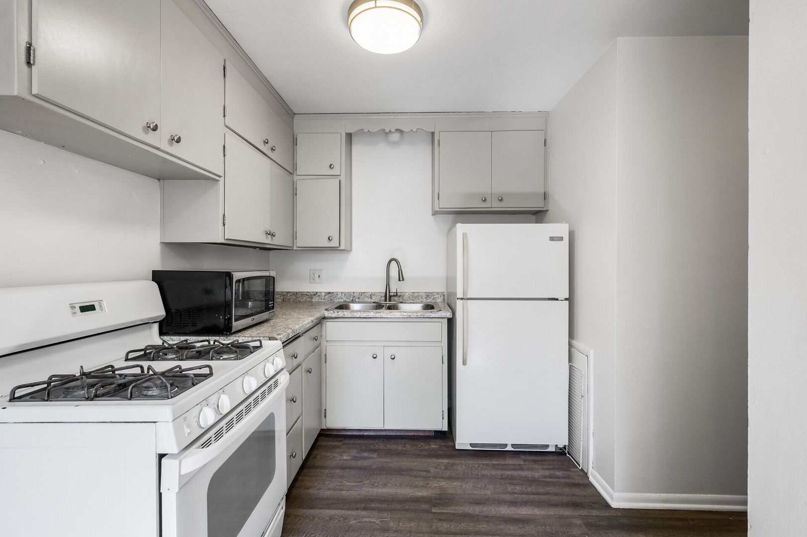 Minneapolis Apartment: 2818 East 31st Street