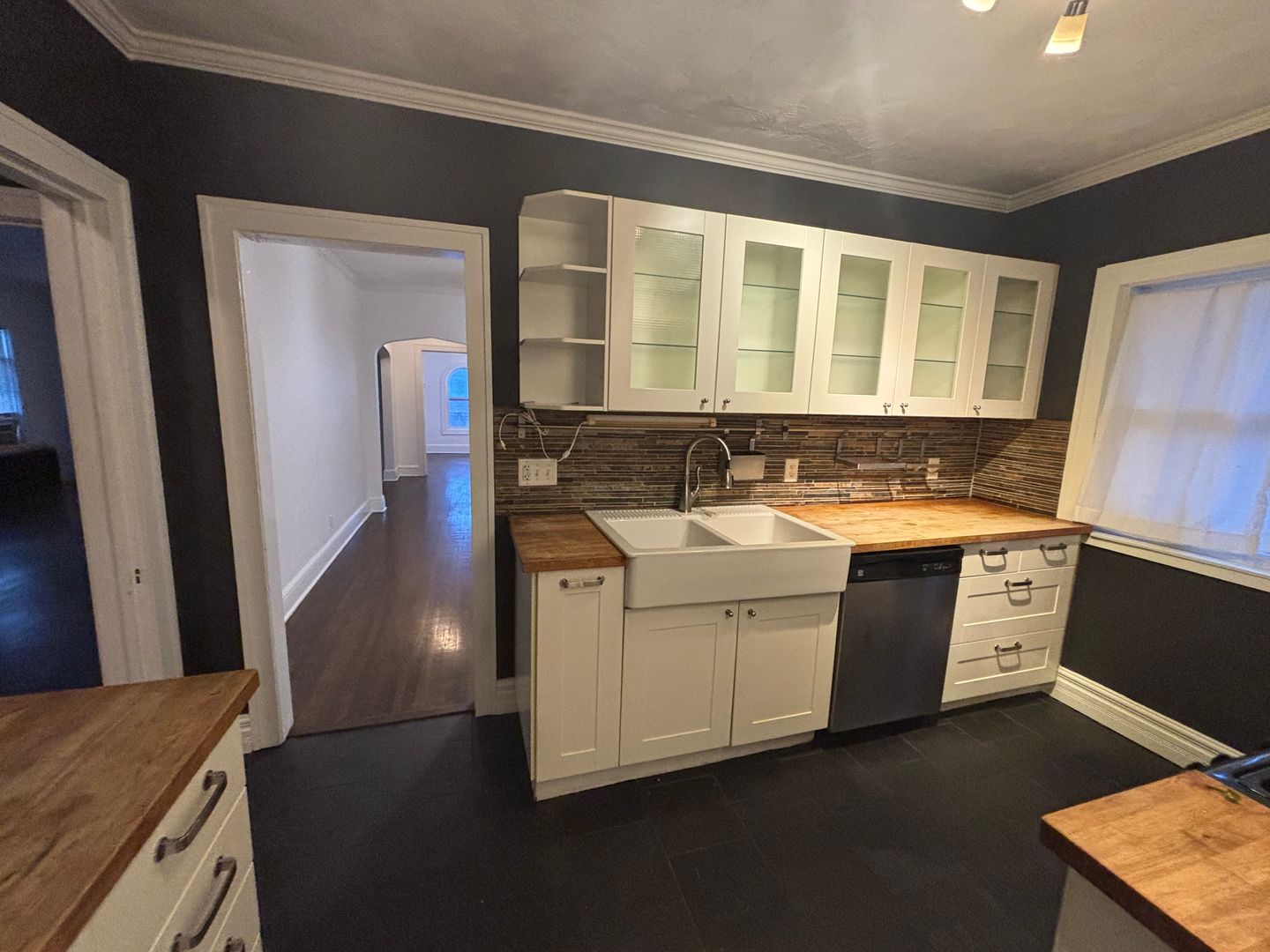 Saint Paul Apartment: 1067 Saint Clair Avenue