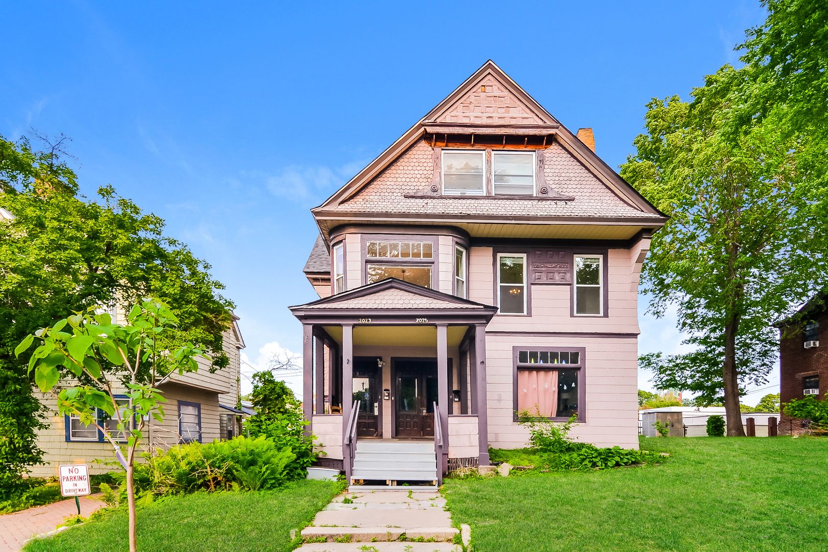 Minneapolis Apartment: 2023 2nd Ave South