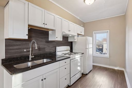 Charming 1BR in Dayton's Bluff | Pet Friendly – photo 1