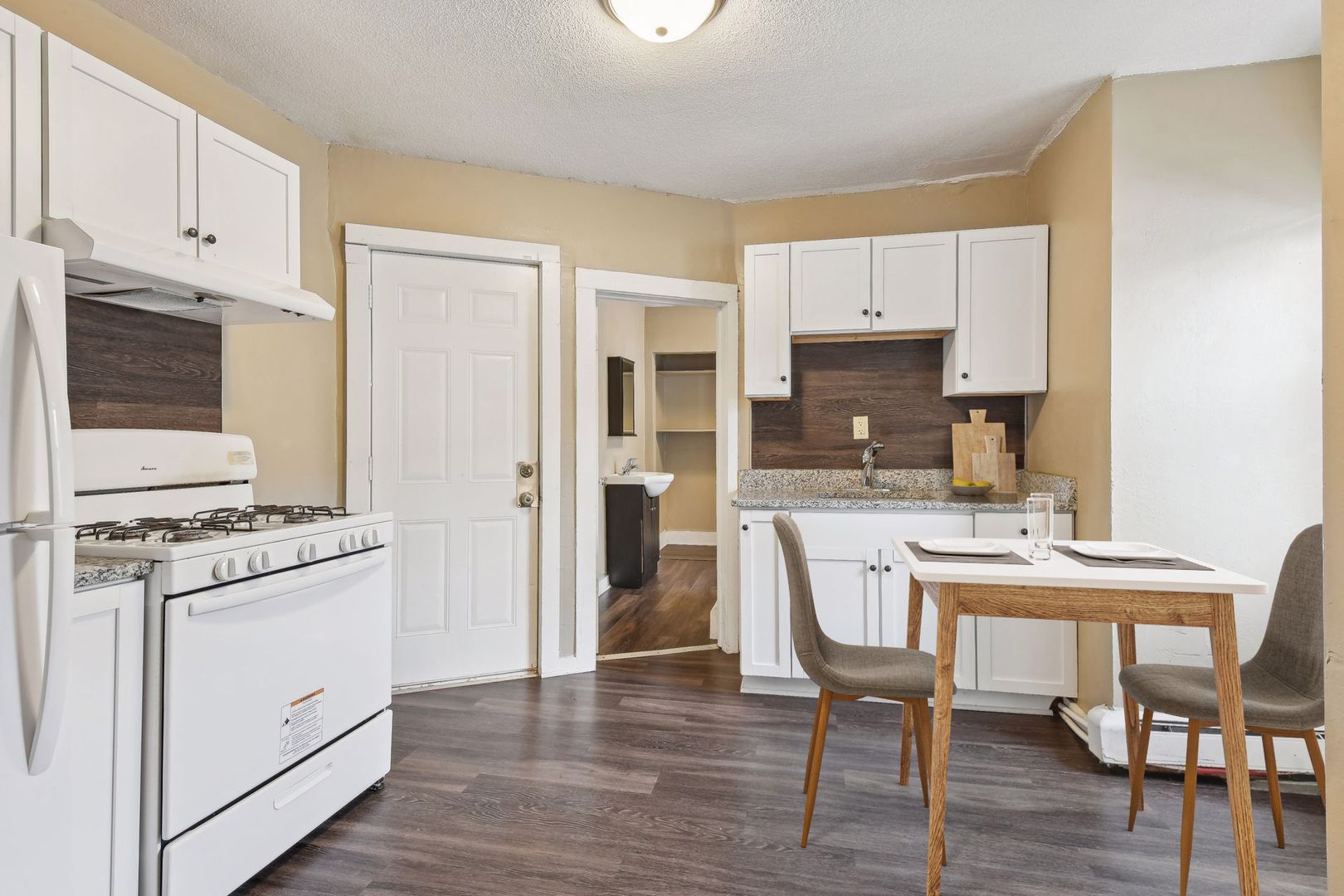 St. Paul Apartment: 953 Desoto Street