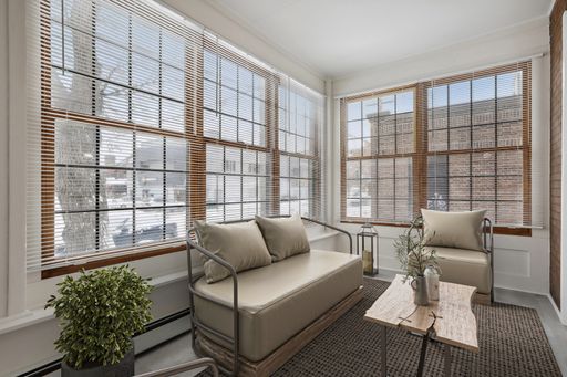 Beautifully Renovated 2-Bedroom in Uptown – Pet Friendly with On-Site Laundry! – photo 1