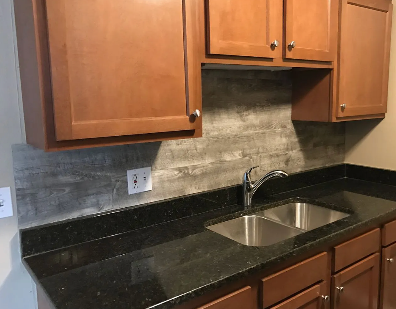 St. Paul Apartment: 207 N Maple Street