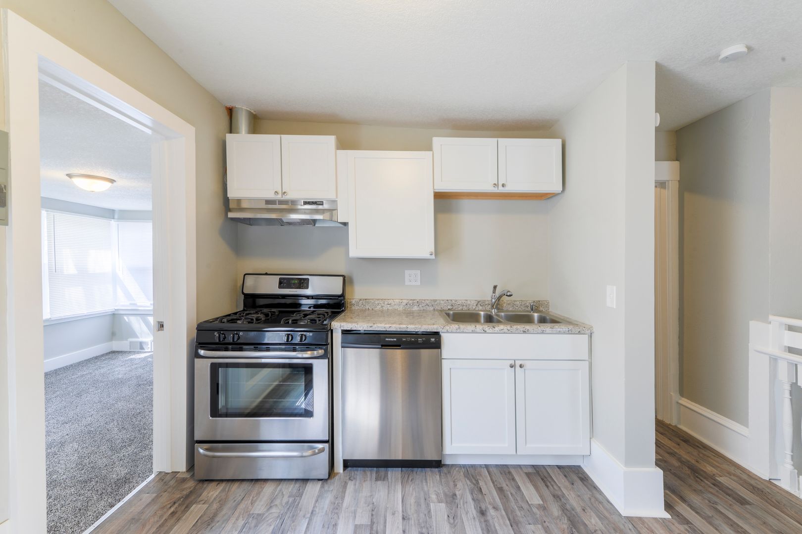 Minneapolis Apartment: 3024 Dupont Avenue South