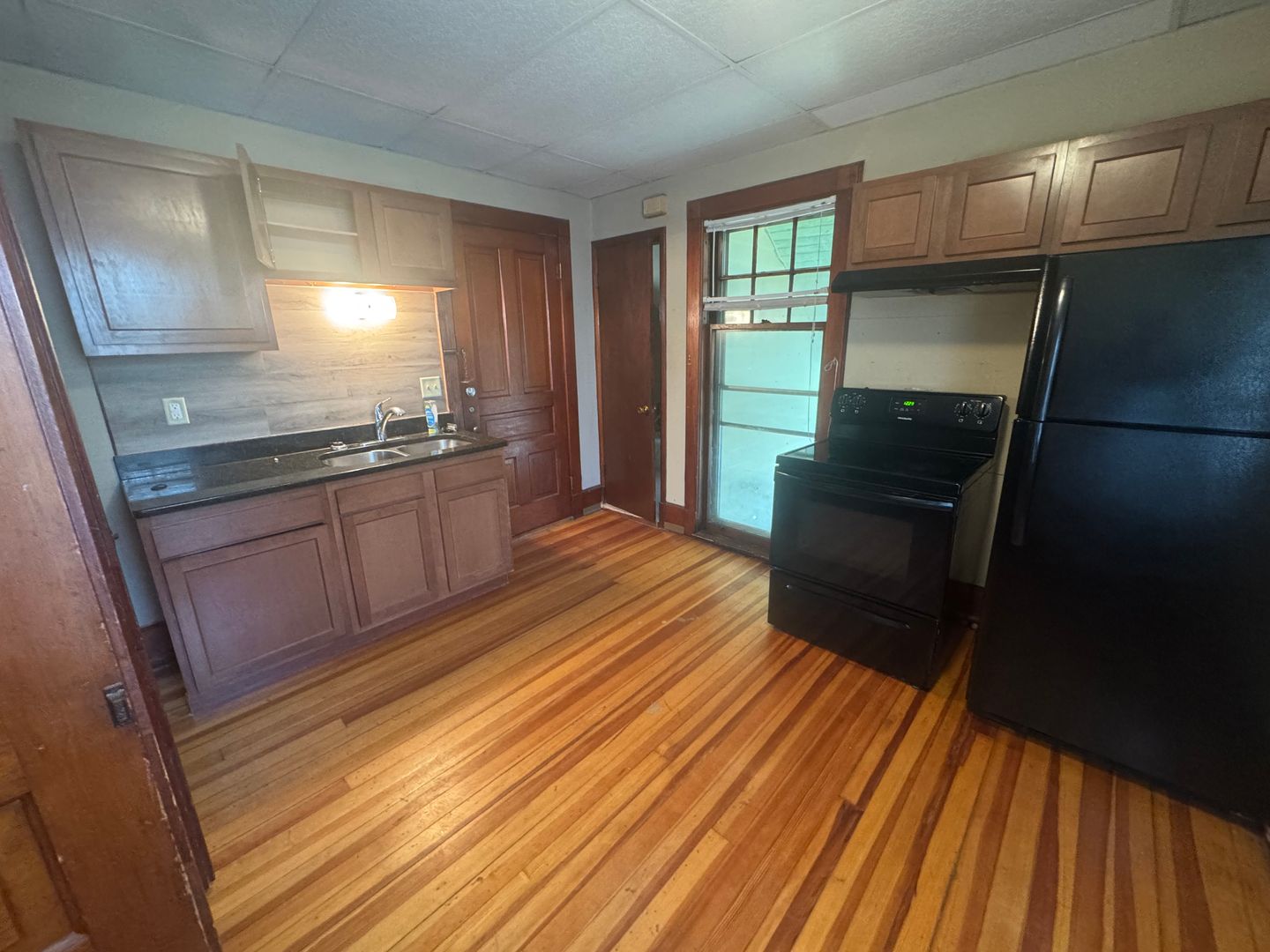 St Paul Apartment: 389 Maple Street