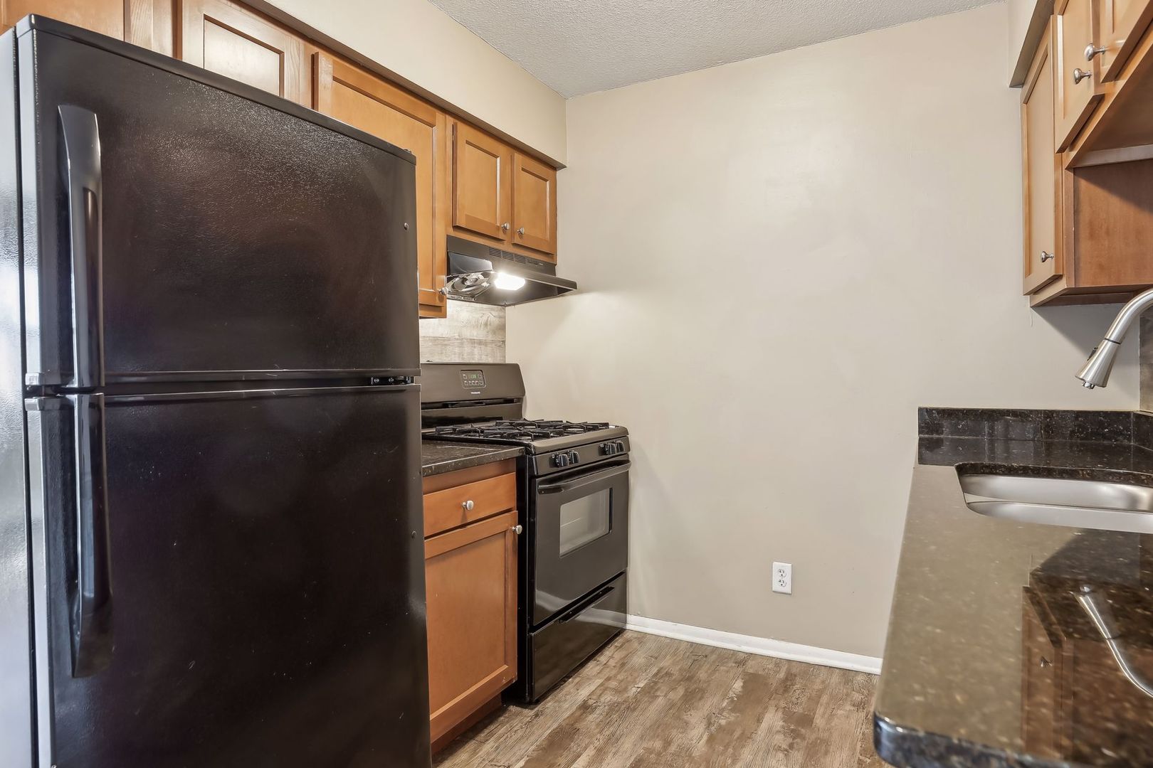 St. Paul Apartment: 207 N Maple Street