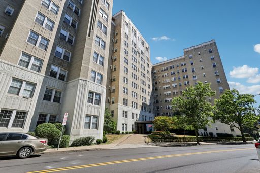 3955 BIgelow Boulevard apt. 102, Pittsburgh, PA 15213