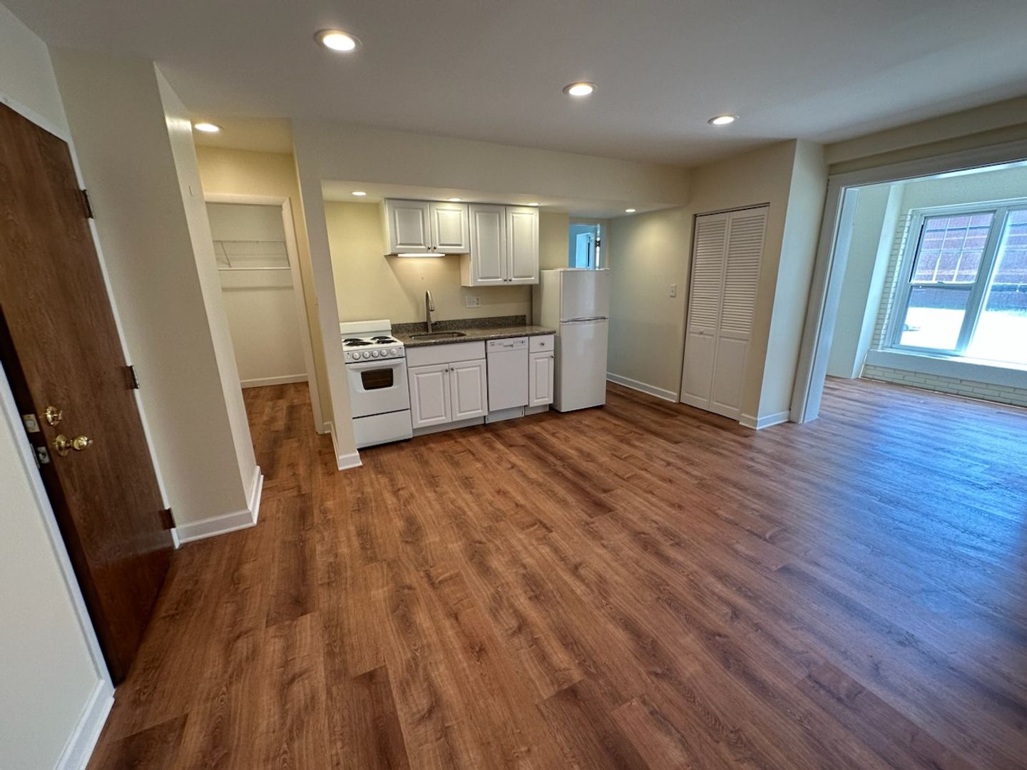 Pittsburgh Apartment: King Edward Apartments (old)