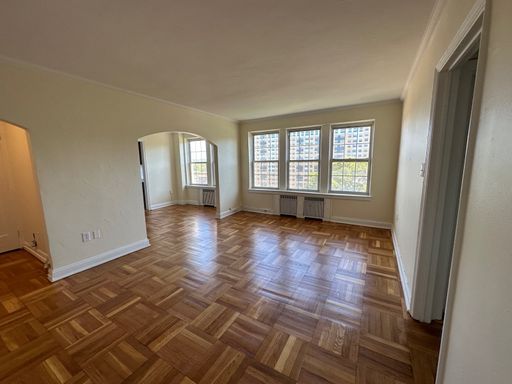 1 BR, 1 BA - avail. OCTOBER 1st – photo 1