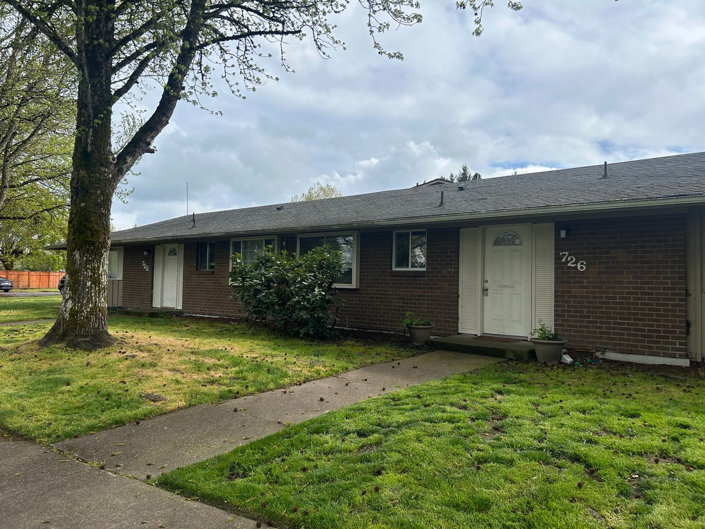 Albany Apartment: 726  32nd Ave SE