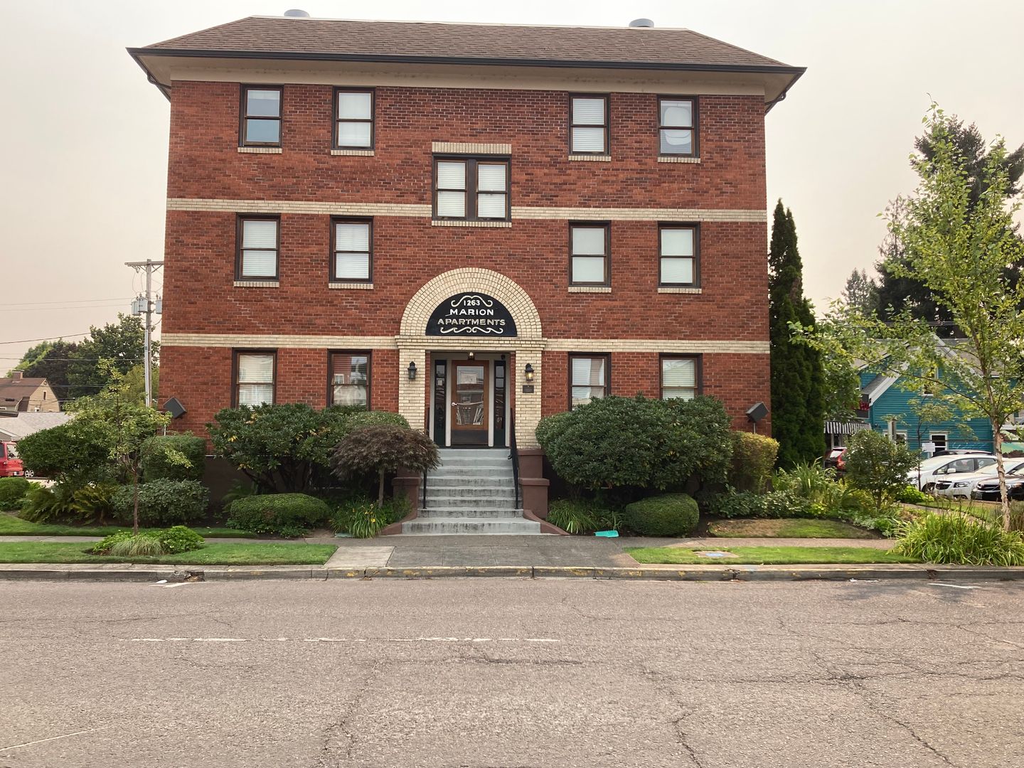 Eugene Apartment: 1263 Oak St - Basement