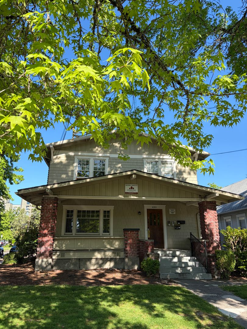Corvallis Apartment: 202 NW 15th St., #5