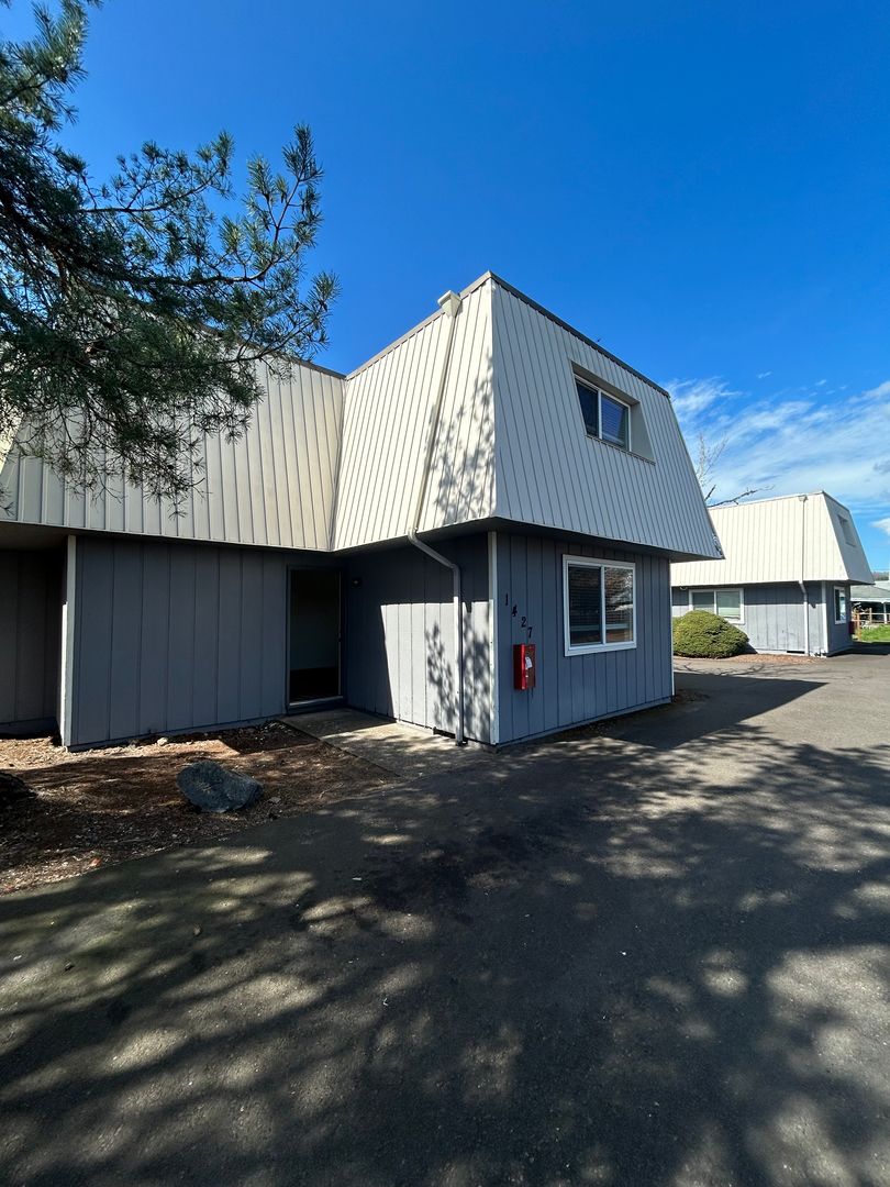 Corvallis Apartment: 1427 NW Kings Blvd.