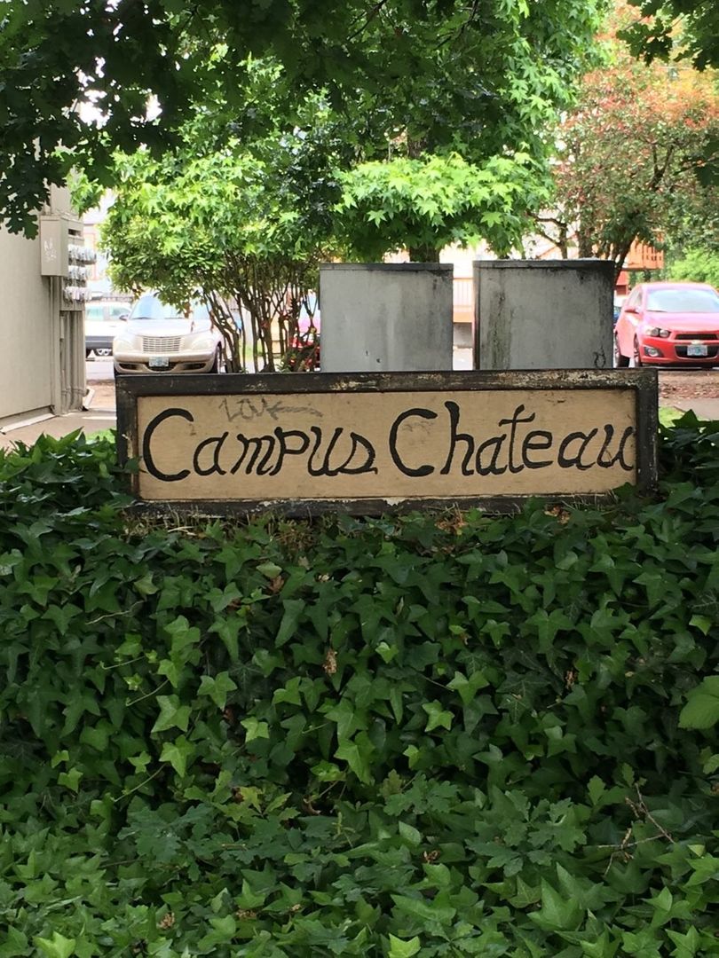 Eugene Apartment: 1668 Ferry St - 09