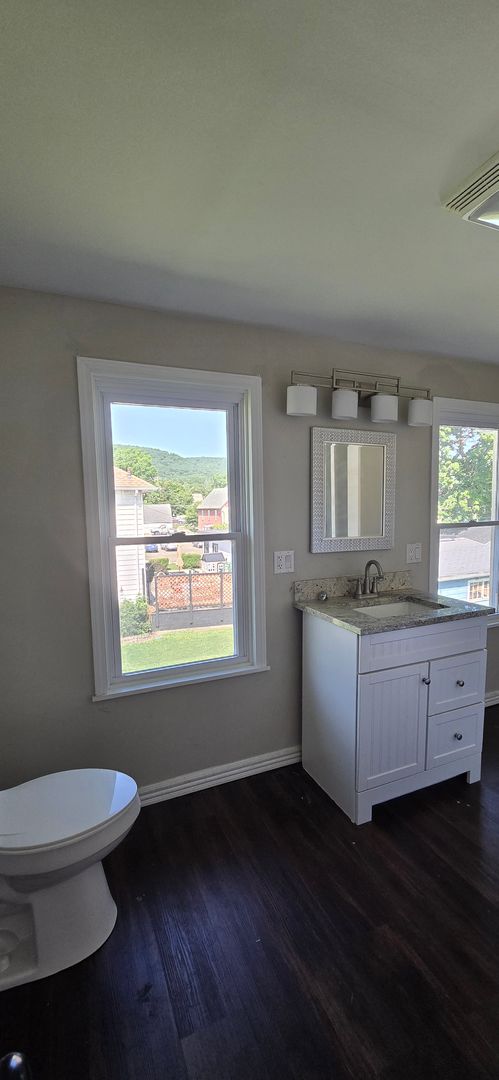 Elmira Heights House: 120 W 12th st