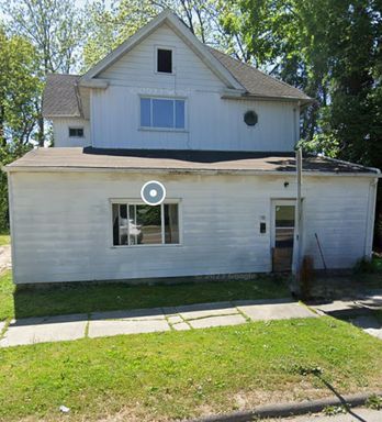 1B 1B located Overlooking Elmira College Fields