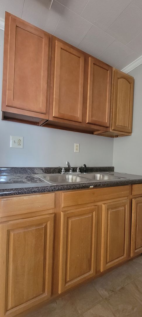 Elmira Heights Apartment: 242 Lynwood Ave