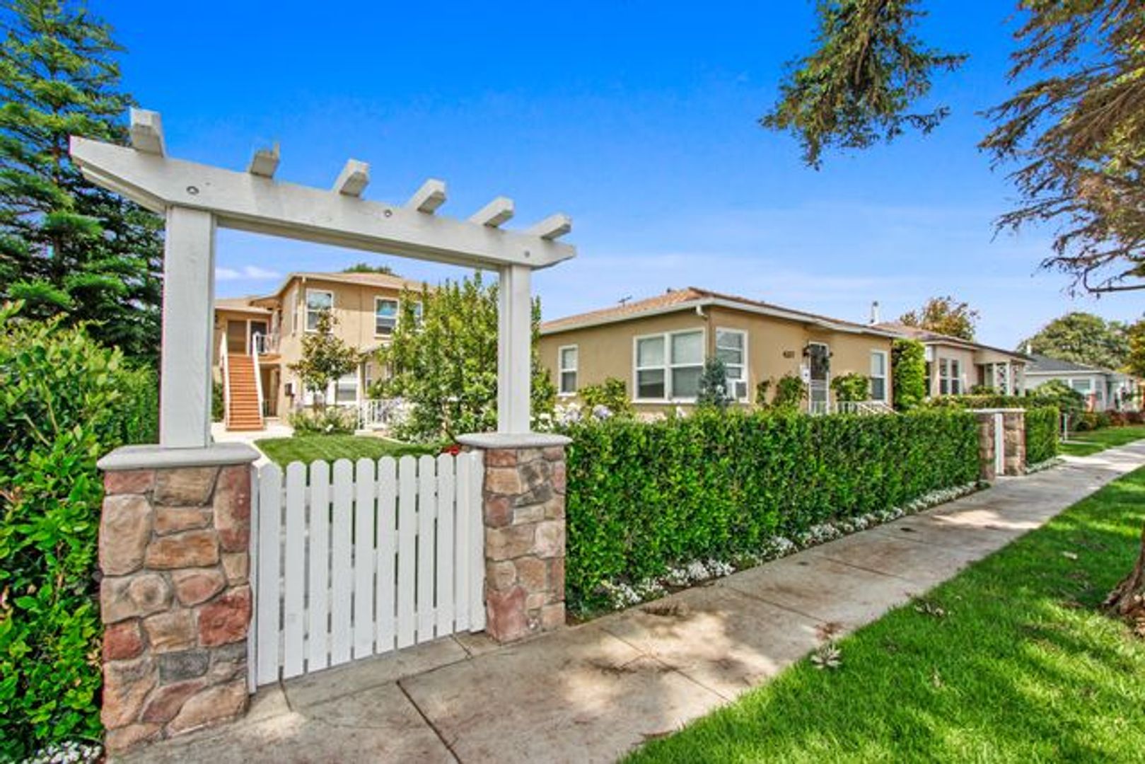 LONG BEACH Apartment: 4337 N BELLFLOWER BLVD.